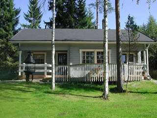 Дома для отпуска Ylä-Saarikko Holiday Cottages Kuusa Коттедж с 2 спальнями и сауной-1